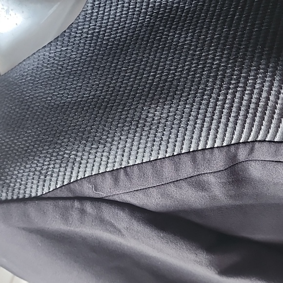 Calvin Klein - Picture 2 of 4